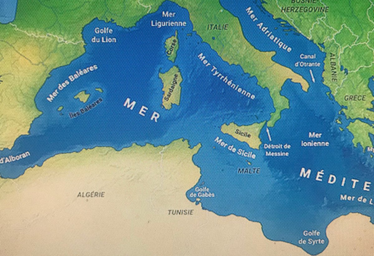 Le foutage de gueule du roman photo de l’ #Aquarius en une carte : les pseudos naufragés ont été récupérés près des côtes d’Afrique, le bateau est proche de l’Afrique, c’est en Afrique qu’il doit accoster          AquariusNotWelcome ni en #Corse, ni en #Espagne