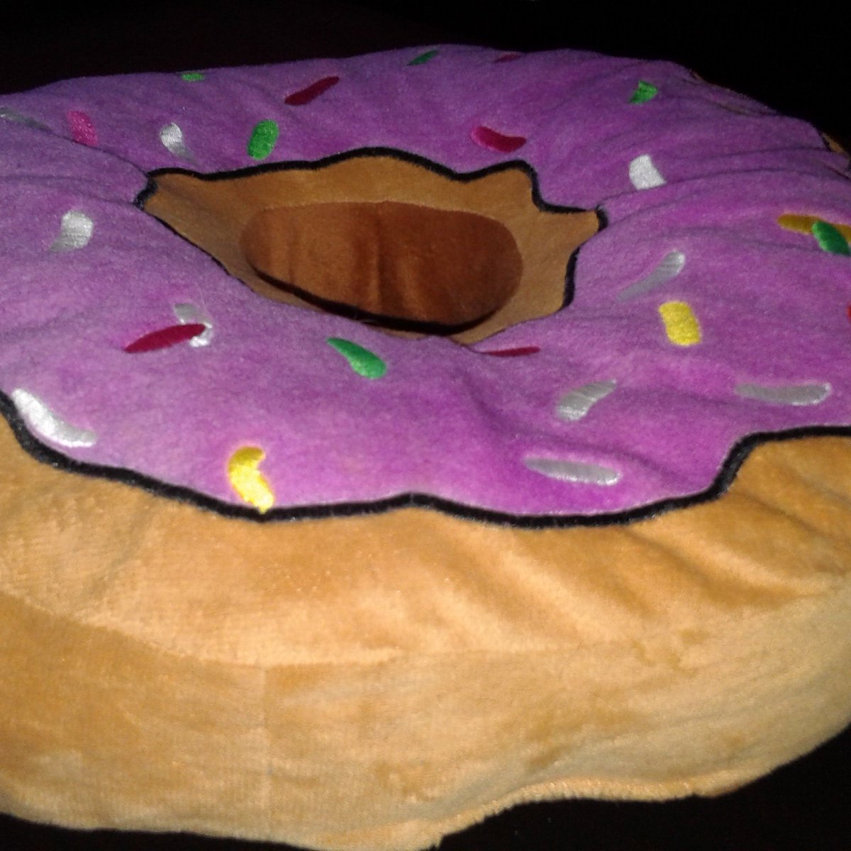 abuelayeye123's tweet photo. Comerme el #Donut los k me ignoren k yo me voy a comer la #molleta #FelizMartes https://t.co/0qvDvSQnNp