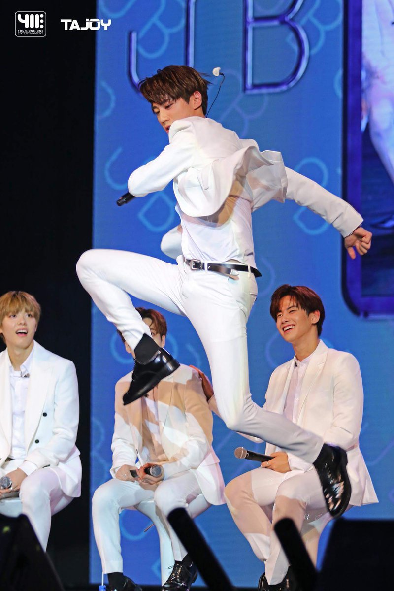 Junception97's tweet image. Proof that Jun is perfect for an action movie/drama. Someone cast him in one please TTTT
#theunit #unitb #unb #ukissjun #ukiss #jun