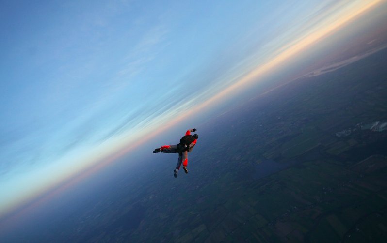 radioexe's tweet image. 🛩️| A #Devon women is taking on the challenge of an aeroplane jump to raise £1,200 for the residents of college house in #NewtonAbbot. 

Read more on our community news section, proudly sponsored by @BluebirdCareExe, here 👉 goo.gl/UKyY1f