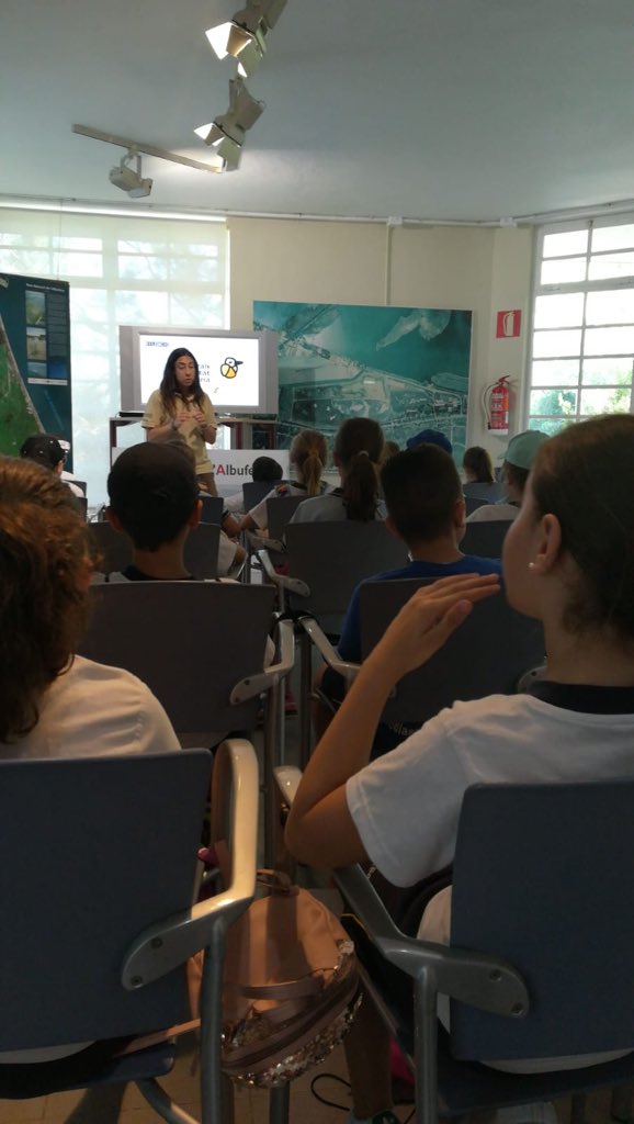 aiguespaterna's tweet photo. Enhorabuena a los alumn@s de 3º de @lasallepaterna y de 4º del @LiceoHispano, ganadores del Concurso de Dibujo '#Agua y #Naturaleza'. Hoy disfrutan de la visita al Racó de l’Olla, Parc Natural de l’Albufera https://t.co/2oEdwvwrra