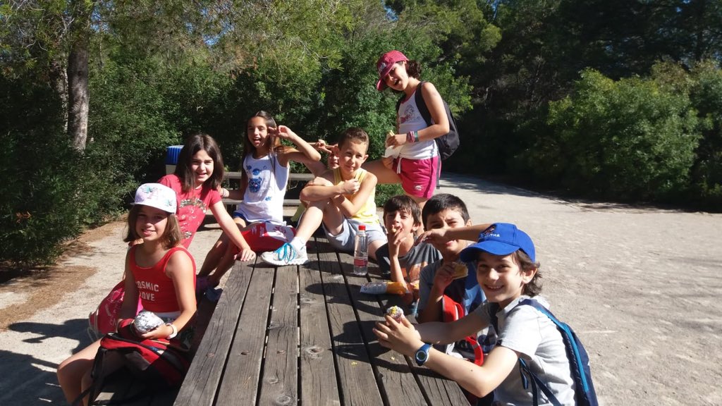 aiguespaterna's tweet photo. Enhorabuena a los alumn@s de 3º de @lasallepaterna y de 4º del @LiceoHispano, ganadores del Concurso de Dibujo '#Agua y #Naturaleza'. Hoy disfrutan de la visita al Racó de l’Olla, Parc Natural de l’Albufera https://t.co/2oEdwvwrra