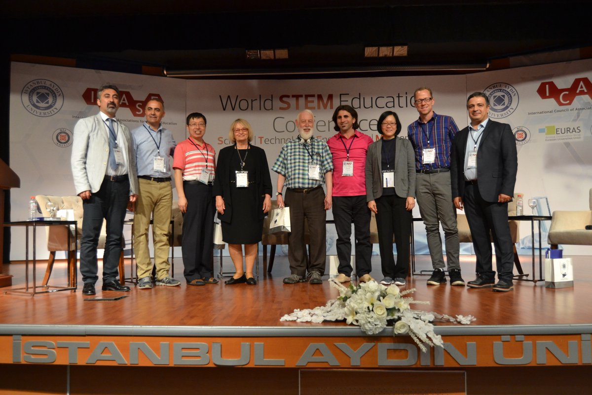 EgitimIau's tweet photo. World STEM Education Conference'ın 1. gününde Dr. John Oversby'in moderatörlüğünde gerçekleşen Perspectives on STEM Education konulu panel konuşmacıları  #wsec2018 https://t.co/i46QyK2Z69