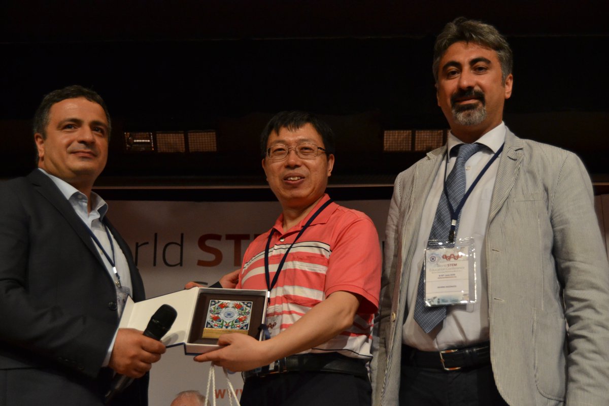 EgitimIau's tweet photo. World STEM Education Conference'ın 1. gününde Dr. John Oversby'in moderatörlüğünde gerçekleşen Perspectives on STEM Education konulu panel konuşmacıları  #wsec2018 https://t.co/i46QyK2Z69