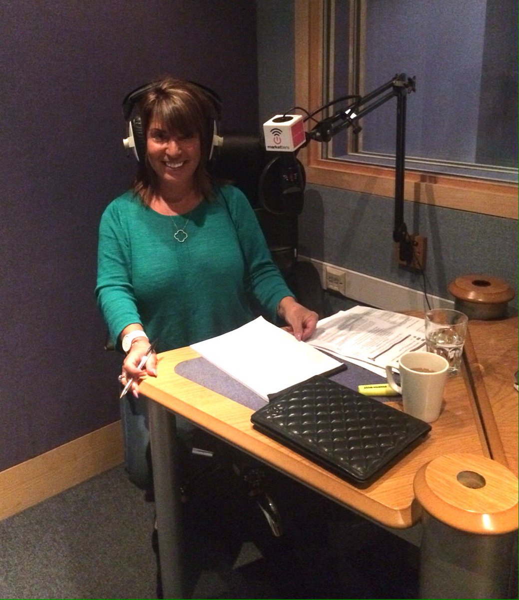 We're in the studio this morning with @LucreUK <a href="/jet2tweets/">Jet2tweets</a> and <a href="/TVpsychologist/">Jo Hemmings 🇺🇦</a> talking about all things #LoveIsland and holiday romances!