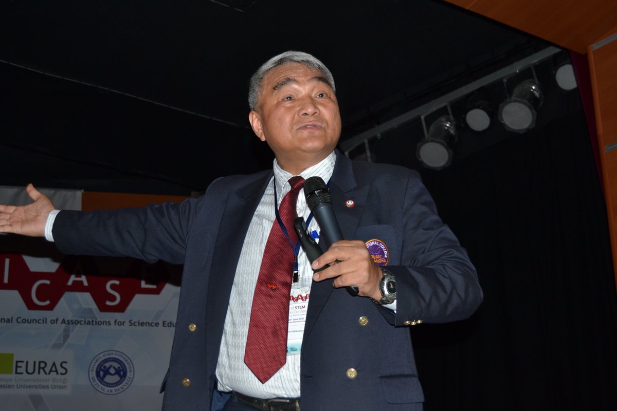 EgitimIau's tweet photo. World STEM Education Conference'ın 1. gününün sonunda How to Motivate Students for STEM Learning konulu heyecan verici gösterilerle dolu keynote sunumu ile Tayland'tan gelen konuğumuz Dr. Janchai Yinprayoon. #wsec2018 https://t.co/r3eUddhBHM