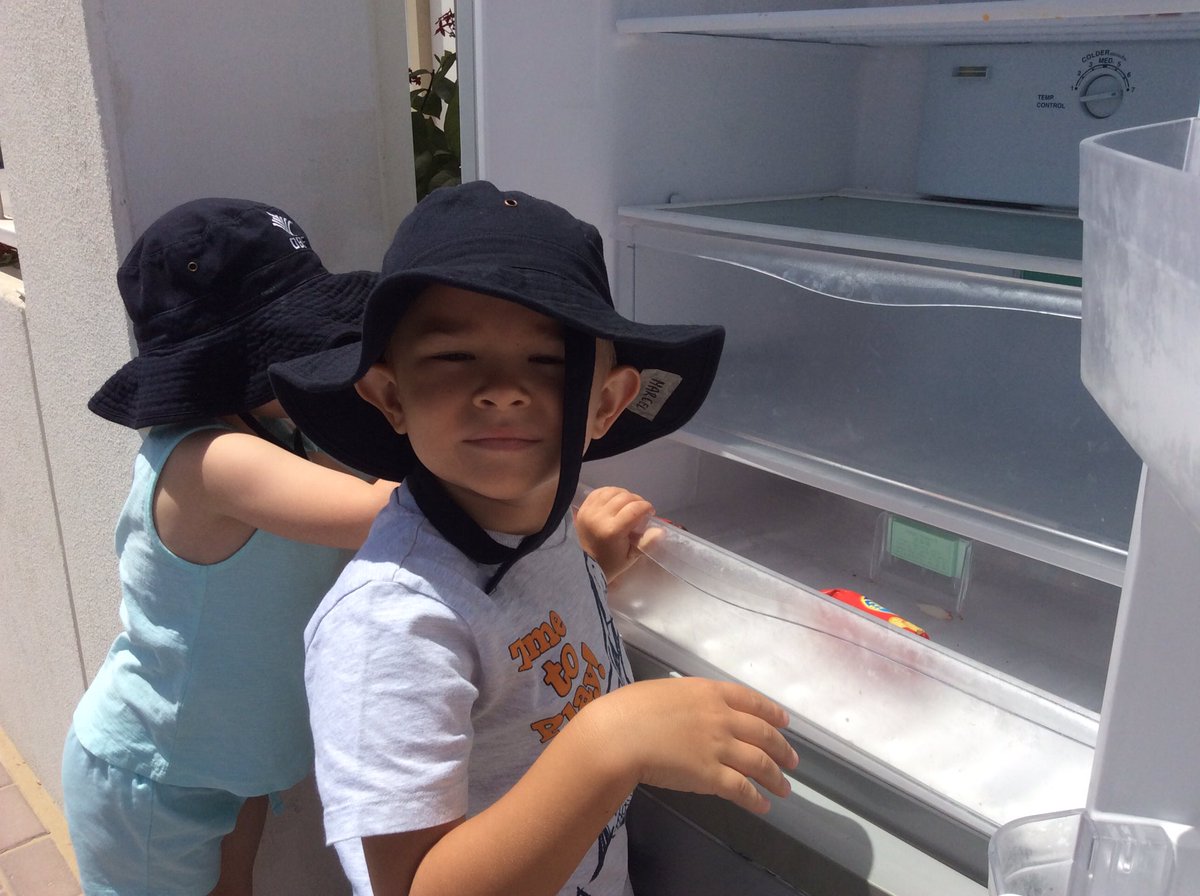 DBFFS2Purple's tweet photo. Thank you for all the wonderful donations to the Ramadan fridge! @DBFFS1Turquoise #dbfinspired https://t.co/A7KDlQgBpl