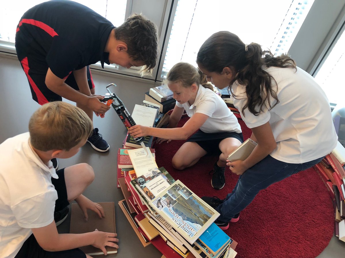 Making a book igloo for the library. ⁦<a href="/gwasgrade4/">GWAS GRADE4</a>⁩ ⁦<a href="/GWASwitzerland/">GEMS World Academy Switzerland</a>⁩
