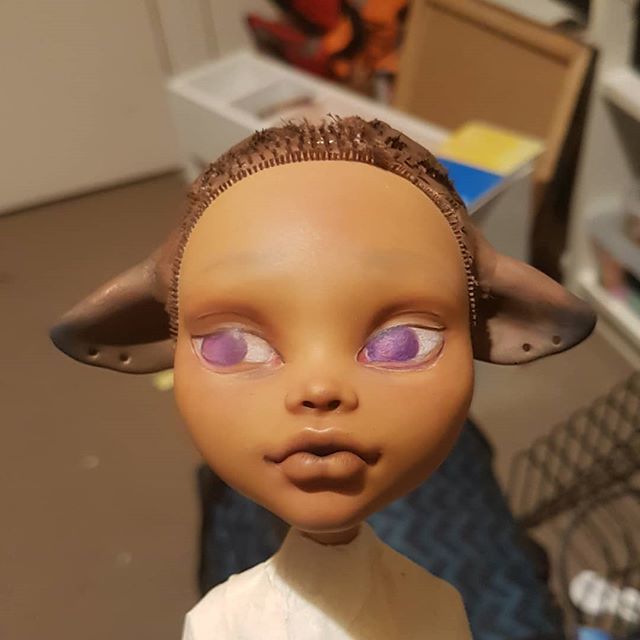 ChesshireGryn's tweet photo. Ears painted... I can finally get back to her face-up. ...once I get time. .
#studywoes #timepoor #dollmods #mhdoll #wip #ooak #ooakdoll #progress #monsterhighdoll https://t.co/ppaulbhG4a https://t.co/9rZoJkxMaG
