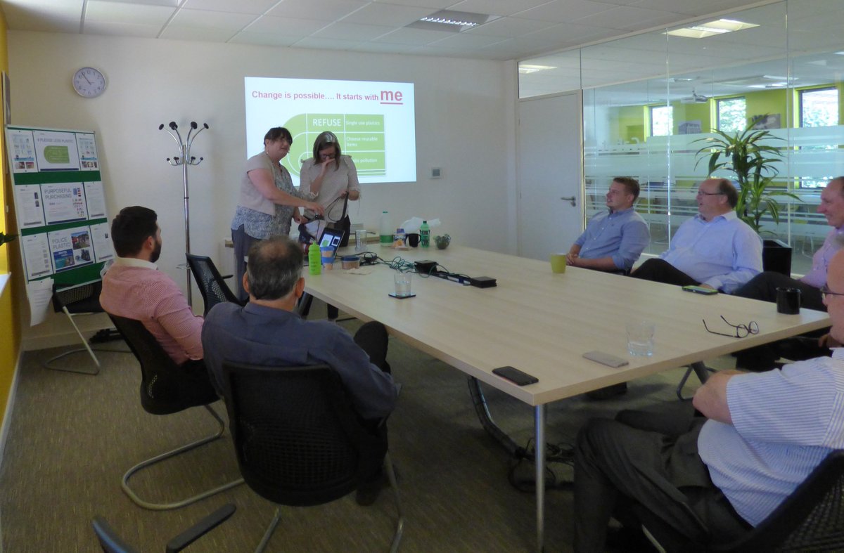 SkanskaUKplc's tweet image. Our #Bristol team shows its support for #worldenvironmentday and the @iemanet campaign to #PledgeLessPlastic. This practical session demonstrated the simple changes we can all make, such as using bags for life and reusable coffee cups.