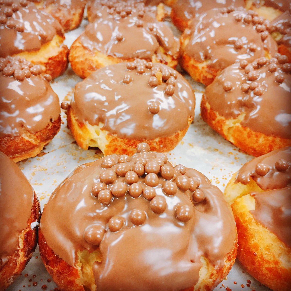 LumbervilleGen's tweet photo. Chocolate-covered creme puffs, courtesy of Pastry Chef Ally 🤤 https://t.co/73m0kC4wxQ