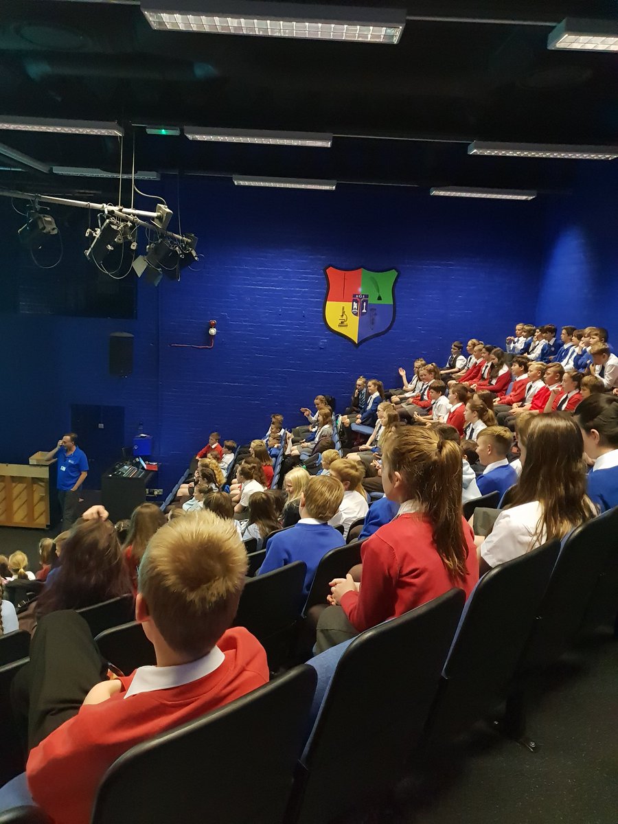 aford78's tweet image. Amazing day of @MiniGameJam @GryffeHighSch finished off with #MIEExpert @drenton72 giving his amazing talk about Employability in the games industry  #futuregamedevs