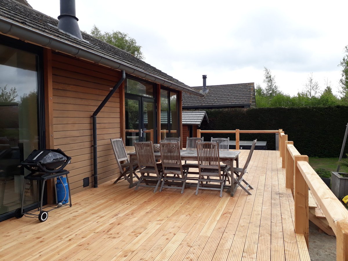 BOUWEXPERT's tweet photo. Douglas veranda in Lelystad is gereed. https://t.co/iSnp3HYjiU