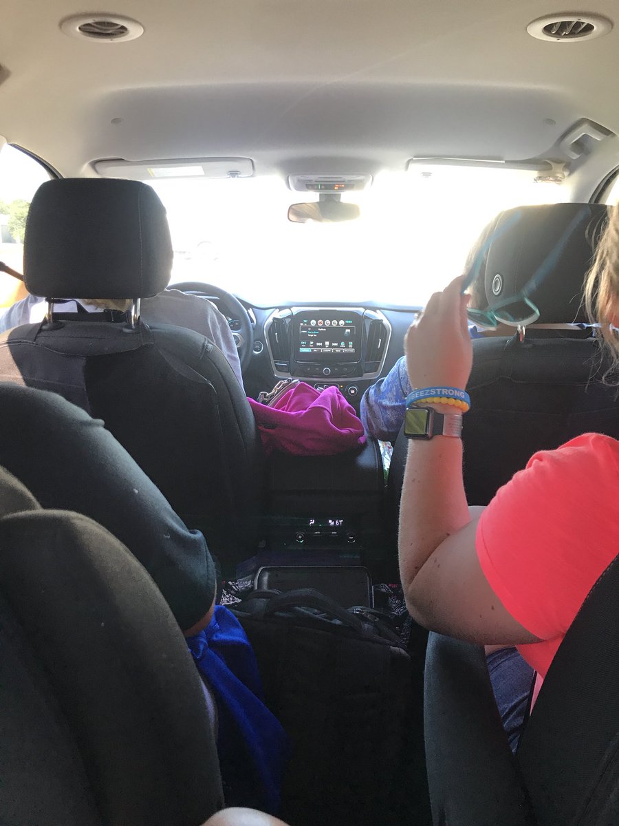 WonderHuttieXo7's tweet photo. Backseat Driver #ChatCSD https://t.co/hf6qvuE6bg
