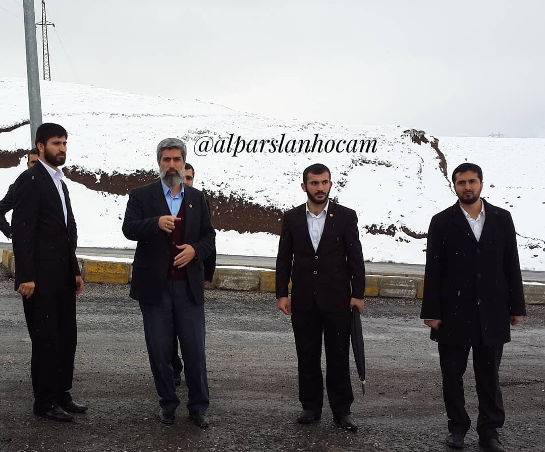ncGen5's tweet photo. "Her kışın baharı,her gecenin neharı vardır..."
Sabırla baharı bekliyoruz HOCAM.!
#alparslankuytulhocaefendi̇ 
#alparslankuytuli̇çini̇mza 
#alparslankuytulyalnızdeğildir 
#furkanhareketitemizdir
#furkansusmaz 
#zulümdevametmez 
#bizimaslanhocamız https://t.co/hAONrfBOzT