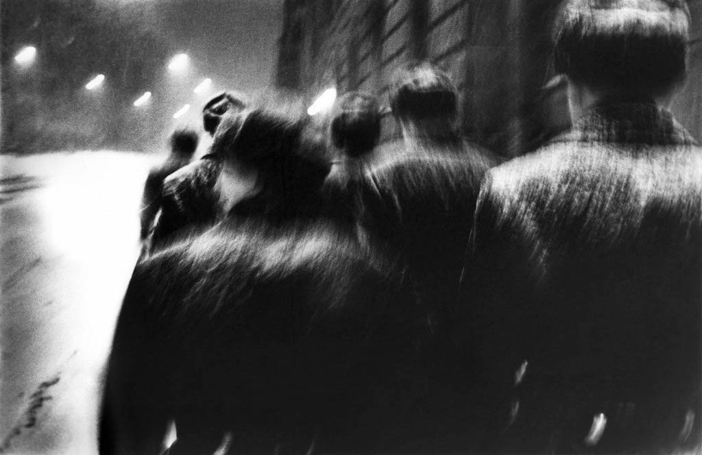 «La fotografia è proprio come la scintilla... c’è bisogno soltanto di questa per accendere l’immaginazione».
Igor Posner - "Past Perfect Continuous"
bit.ly/2l32eQb