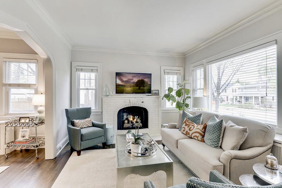 cottage_designs's tweet photo. One of the best parts of living in the Fulton neighborhood is the convenience to charming restaurants like Arezzo Ristorante at @50thandFrance ~ just down the street from 5153 Abbott Av So, new to the market! 4 beds - 2 baths - $599,900. Call Beth to see: 952-956-2808. https://t.co/TGeKxm9eu4