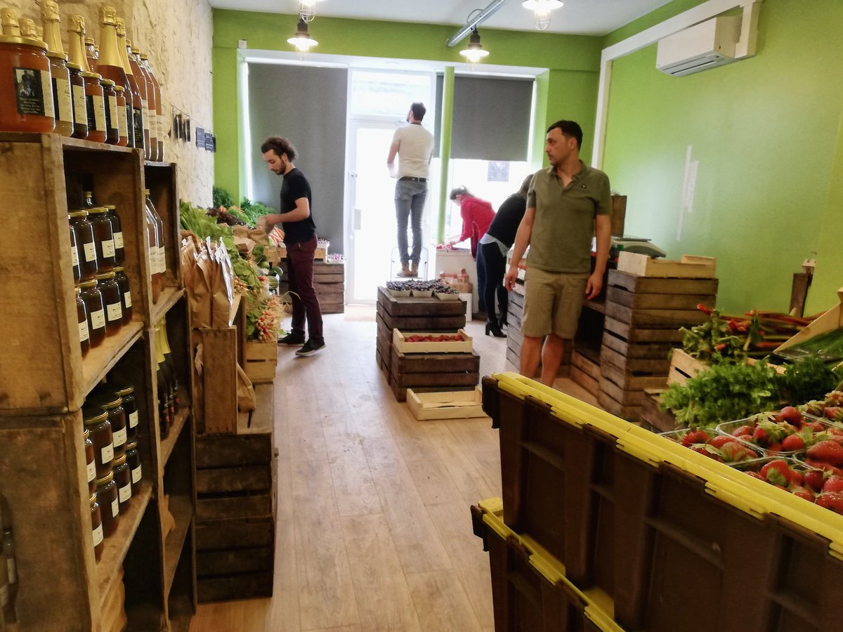 Auboutduchamp's tweet photo. C'est le grand jour ! Nous ouvrons enfin au 98 RUE RAYMOND LOSSERAND 75014 PARIS 🎉🥕🍓🍒

Rdv du lundi au dimanche

Le Lun/Mar/Jeu/Ven : 16h-20h
&amp; Le Mer/Sam/Dim : 10h-20h

#directproducteur #recoltélematin #desaison #agriculturepaysanne #agriculturebiologique https://t.co/yspMYhoOTH