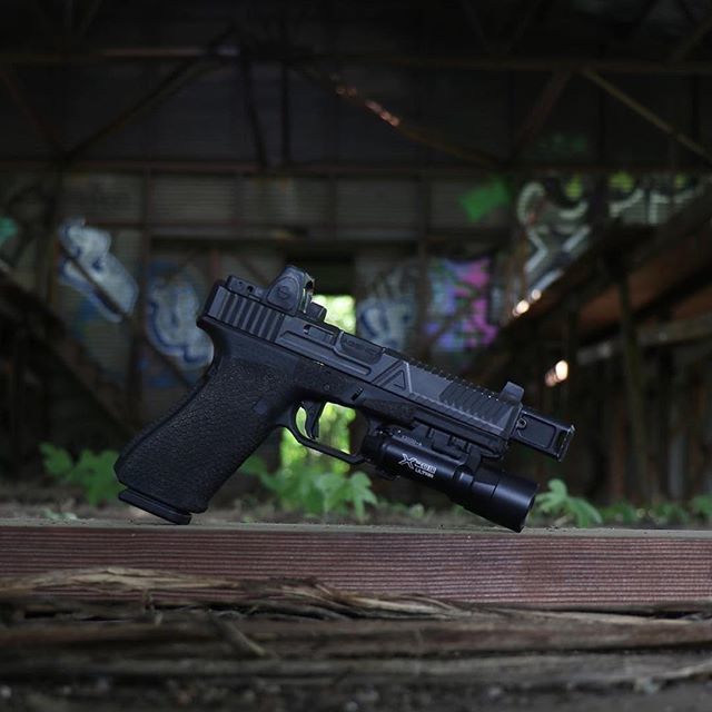 TexasBlackRifle's tweet photo. That Agency is 🔥🔥🔥
Aaron takes some rad photos in some badass places.
📸 Repost @sagedynamics
・・・
Where the wild things are. #agencyarms #surefire #tbrci #trijicon #sagedynamics #texasblackrifleco #microcomp #carrycomped https://t.co/eMnIfKc3Jy https://t.co/9BLdRX5y8Q