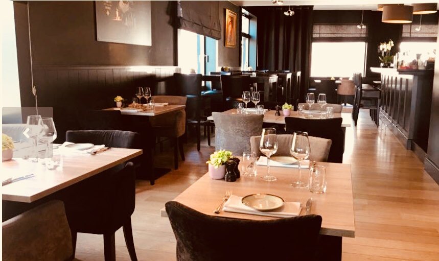 gastroselekt's tweet photo. #restaurant #gastroselekt #diner #dinnercertificaat #antwerpen DE STATIE te Kessel is gelegen i/h centrum. In dit mooi en gezellig kader kan u genieten van heerlijke gerechten uit de houtskooloven! Men serveert er verschillende soorten rundsvlees! https://t.co/804pLSKXIj https://t.co/enCT3KlUan