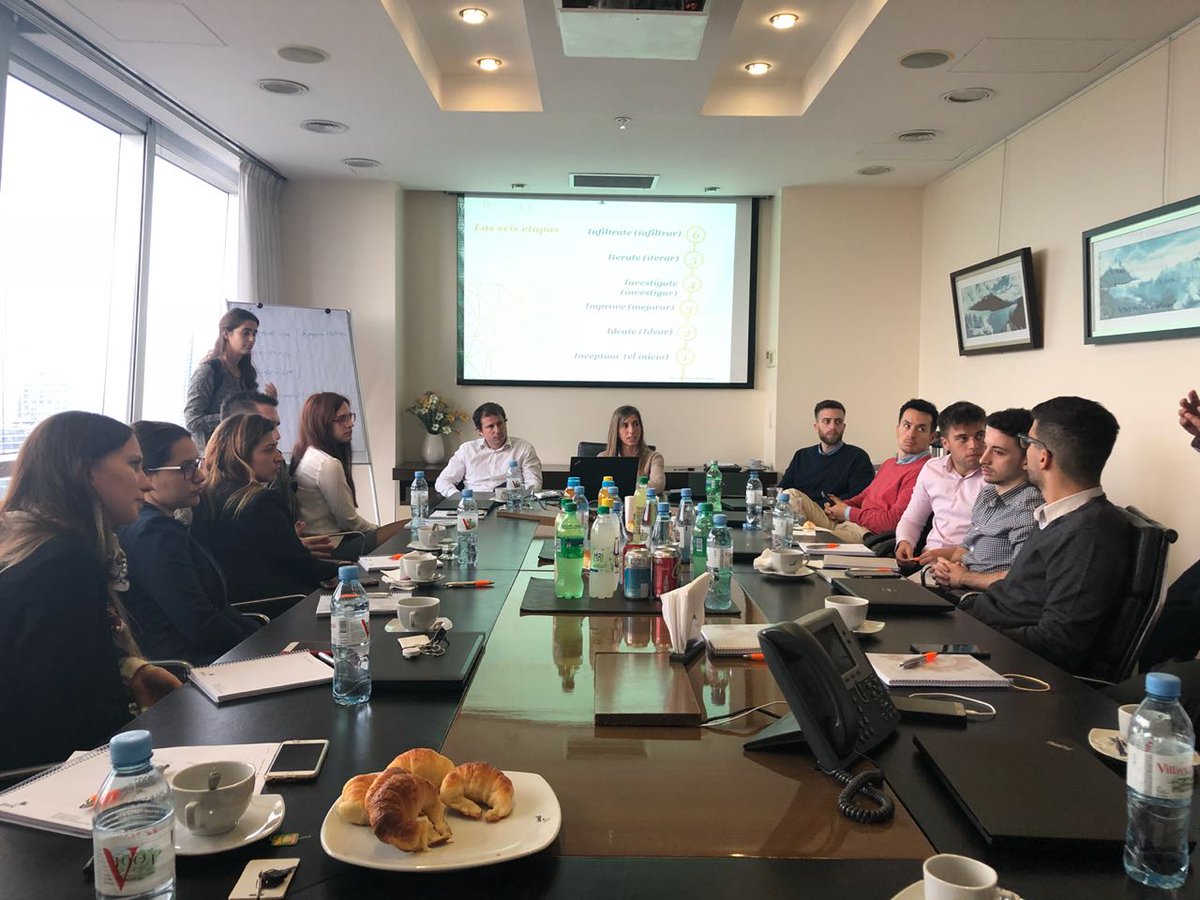 NicolasCarusoni's tweet photo. Focus group de #innovacion con seniors de tax, legal, assurance y advisory de @PwC_Argentina @cecisamp @nicocasarino https://t.co/bqp5R8Abwc