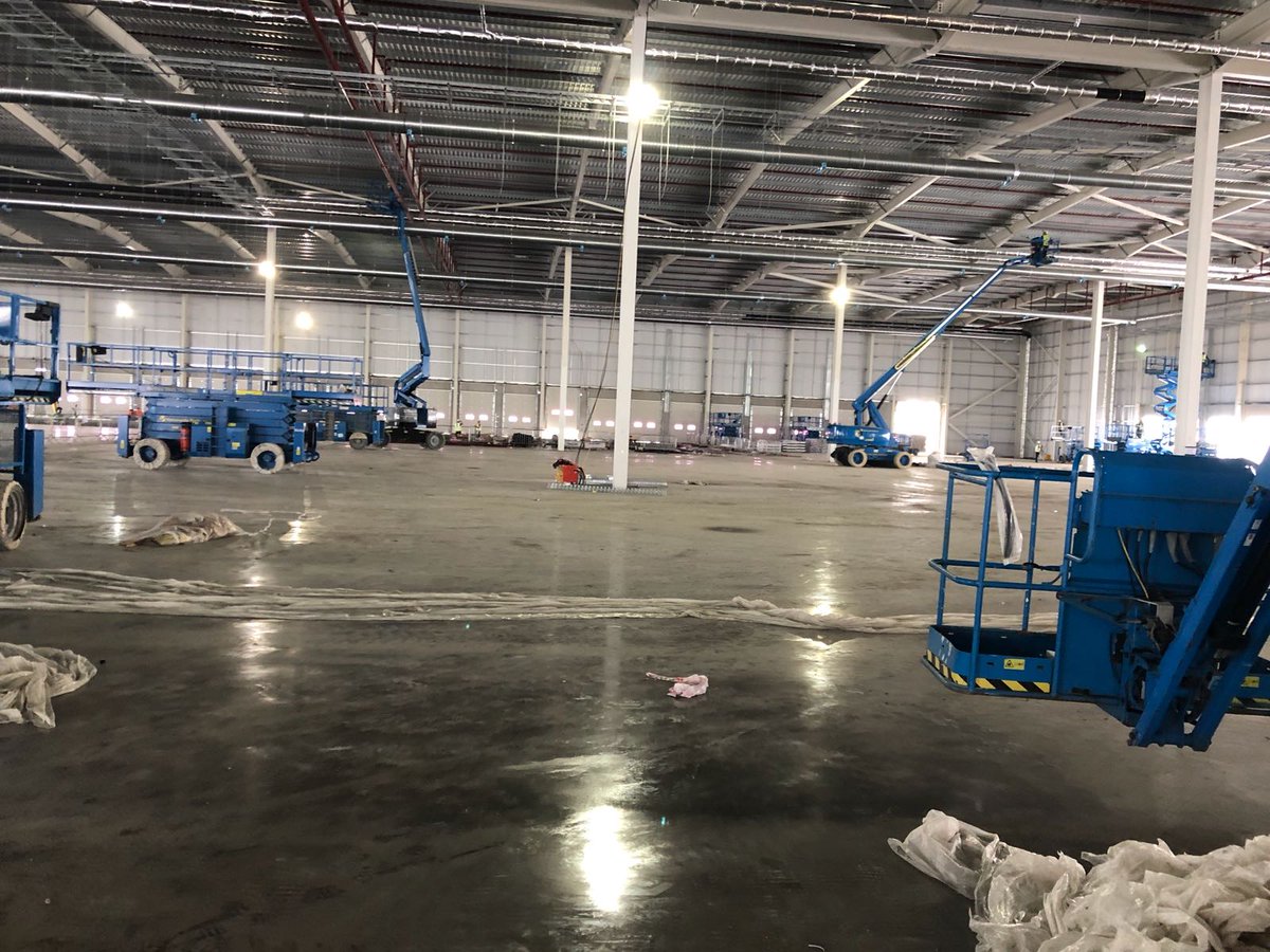 ftscreeding's tweet photo. When you win a job at AMAZON! #feelsgreat #floorscreeding #ftscreeding #fasttrackscreeding https://t.co/KZu4Q6ntG5 https://t.co/LnMlt6OwyS