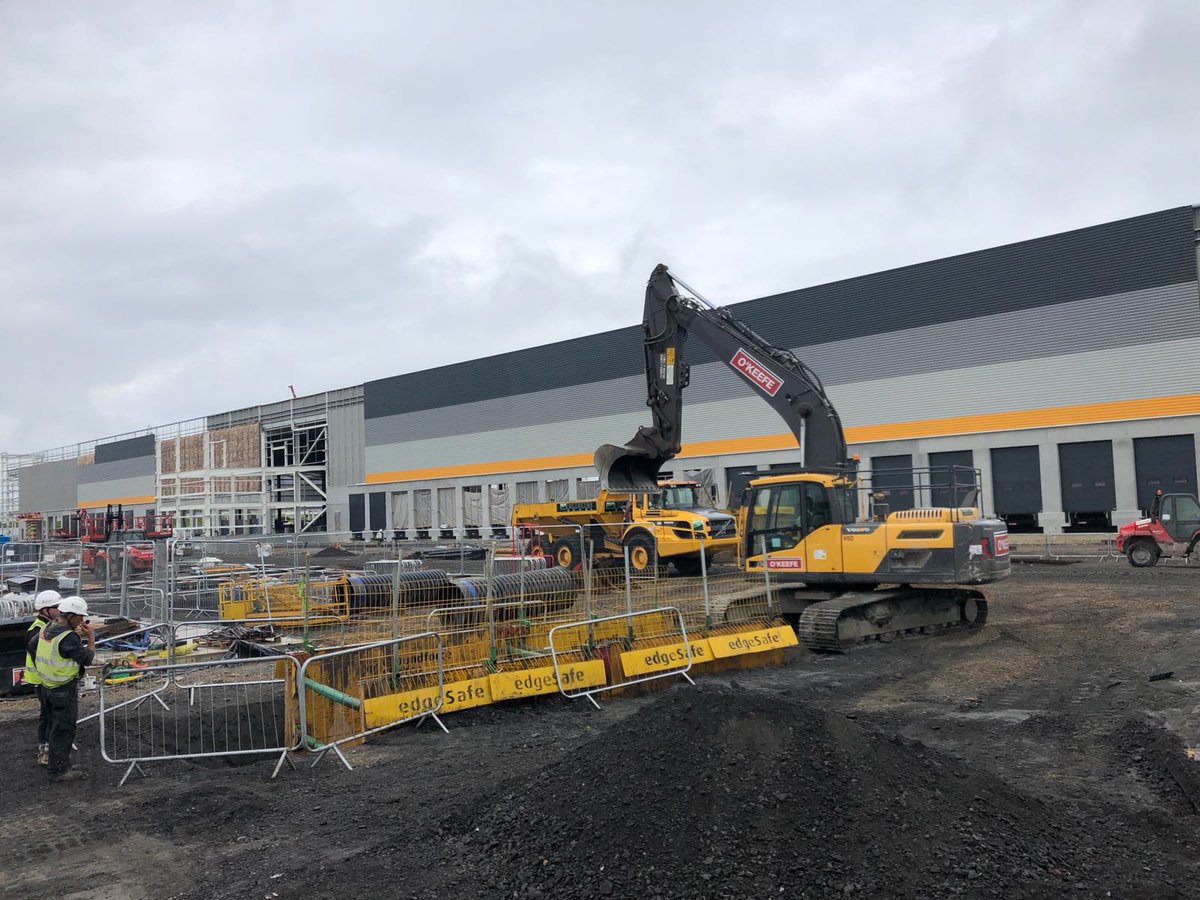 ftscreeding's tweet photo. When you win a job at AMAZON! #feelsgreat #floorscreeding #ftscreeding #fasttrackscreeding https://t.co/KZu4Q6ntG5 https://t.co/LnMlt6OwyS