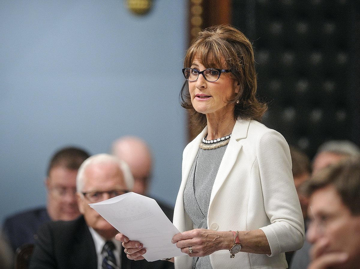 DERNIÈRE HEURE: la ministre <a href="/Kathleen_Weil/">Kathleen Weil</a> a bel et bien commis un outrage au parlement pour avoir remis le projet de loi sur l'accès à l'information aux journalistes AVANT les parlementaires, conclut Jacques Chagnon.  #polqc #assnat #tvanouvelles