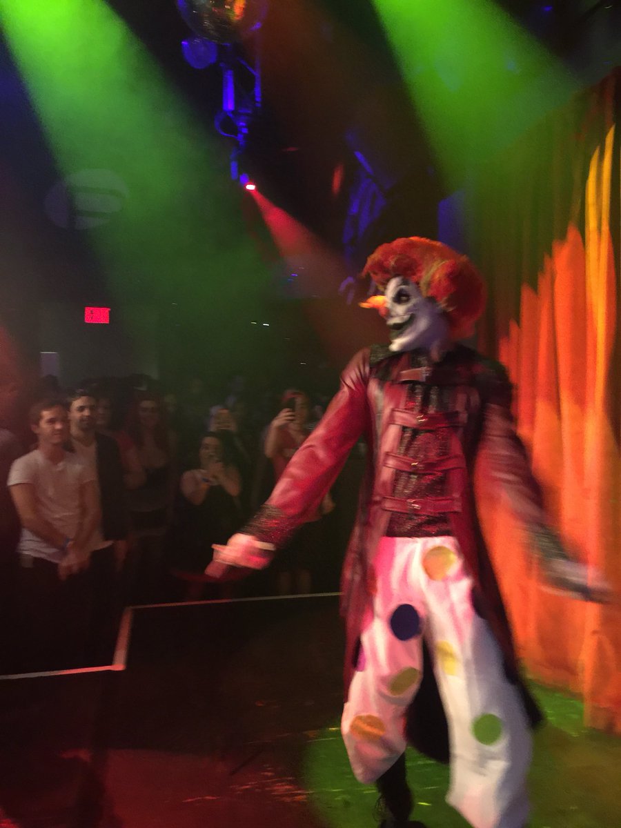 Mrfurious32821's tweet photo. 2015! Returns cast outing at Pulse! @Axel_Andrews rocking the Jack look. Happy Times. #OrlandoUnited #OnePulse #OrlandoString #Rememberthe49 https://t.co/0CDN9vJ3wk