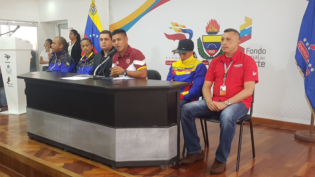 mindeporte_ve's tweet photo. Ministro @pinfantea "Gracias a nuestro Presidente @NicolasMaduro al aportar 3.9 millones de €, pudimos realizar todo el proceso organizativo y logramos 157 medallas en estos Juegos Suramericanos Cochabamba 2018." #GrandeVzla #JuventudVictoriosa #12Jun https://t.co/idFAykvlNc