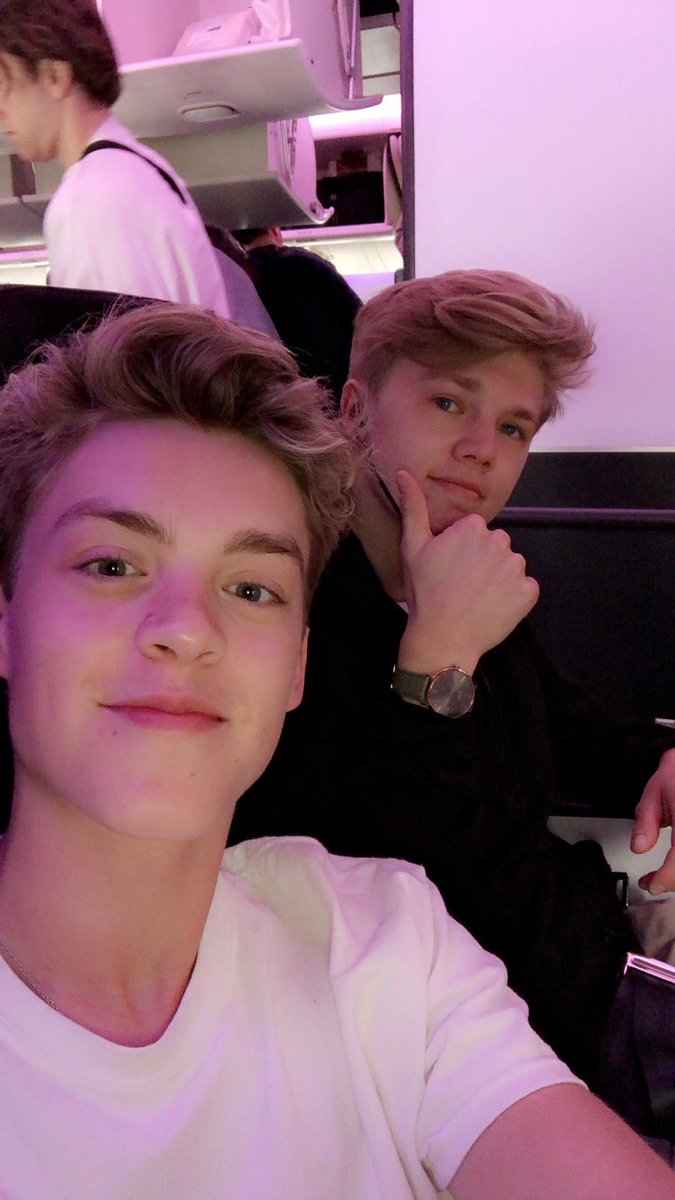 NewHopeReece's tweet photo. We are off to LA for little while 🛫 x https://t.co/V3qcNoH6q0