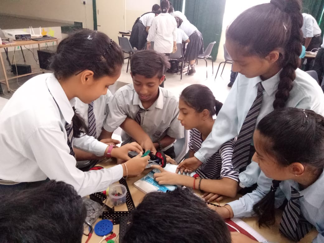 pkdhillon08's tweet photo. A moment of Pride!
A moment of Gratitude!
The First Training Session of Atal Tinkering Lab 4 Students &amp; Educators started today at Kamla Nehru Public School Phagwara India  Big Thanks @AIMtoInnovate  @RoboSpecies @nitzluck @zelfstudie @charuchhabra2 @UpasanaRishiraj https://t.co/q9azTClOer