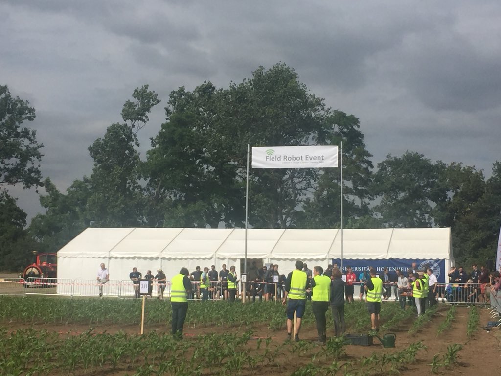 HenningMue's tweet image. Spannende Produkte und Dienstleistungen rund um die digitale Landwirtschaft auf den @feldtage #FieldRobotEvent #Digitalisierung #Landwirtschaft @DLGeV
