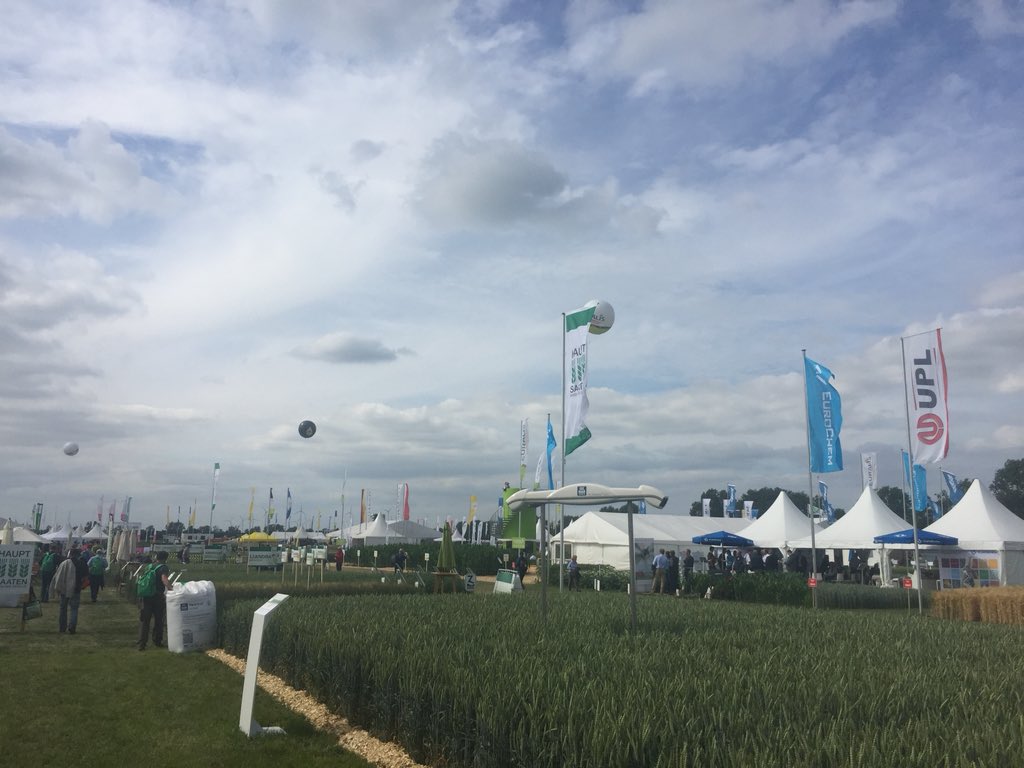 HenningMue's tweet image. Spannende Produkte und Dienstleistungen rund um die digitale Landwirtschaft auf den @feldtage #FieldRobotEvent #Digitalisierung #Landwirtschaft @DLGeV