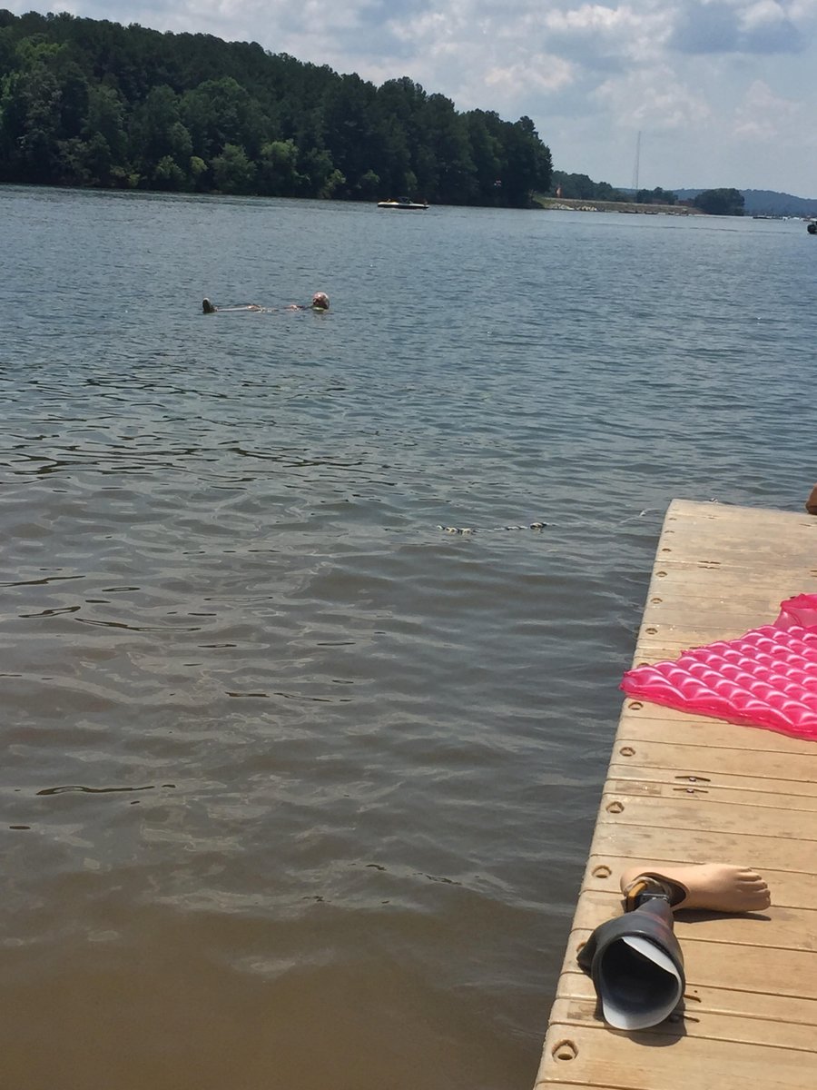ClemsonPRTM's tweet photo. #Clemson #TeamRiverRunner partnered with #recreationaltherapy #adaptivesports program at @ghs_org & @upstatewarrior to provide opportunities for #military #veterans to enjoy Lake Hartwell by #kayak #paddleboard. The purpose: connect student & non-student veterans with #recreation https://t.co/jaAU3fBcTQ