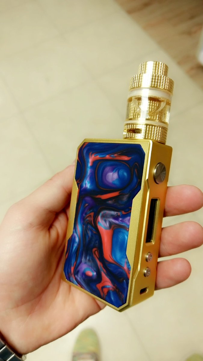 Gold Gold Gold.... Vaping on just jam lemon sponge 🔥👌 #vapefam #vapefriends