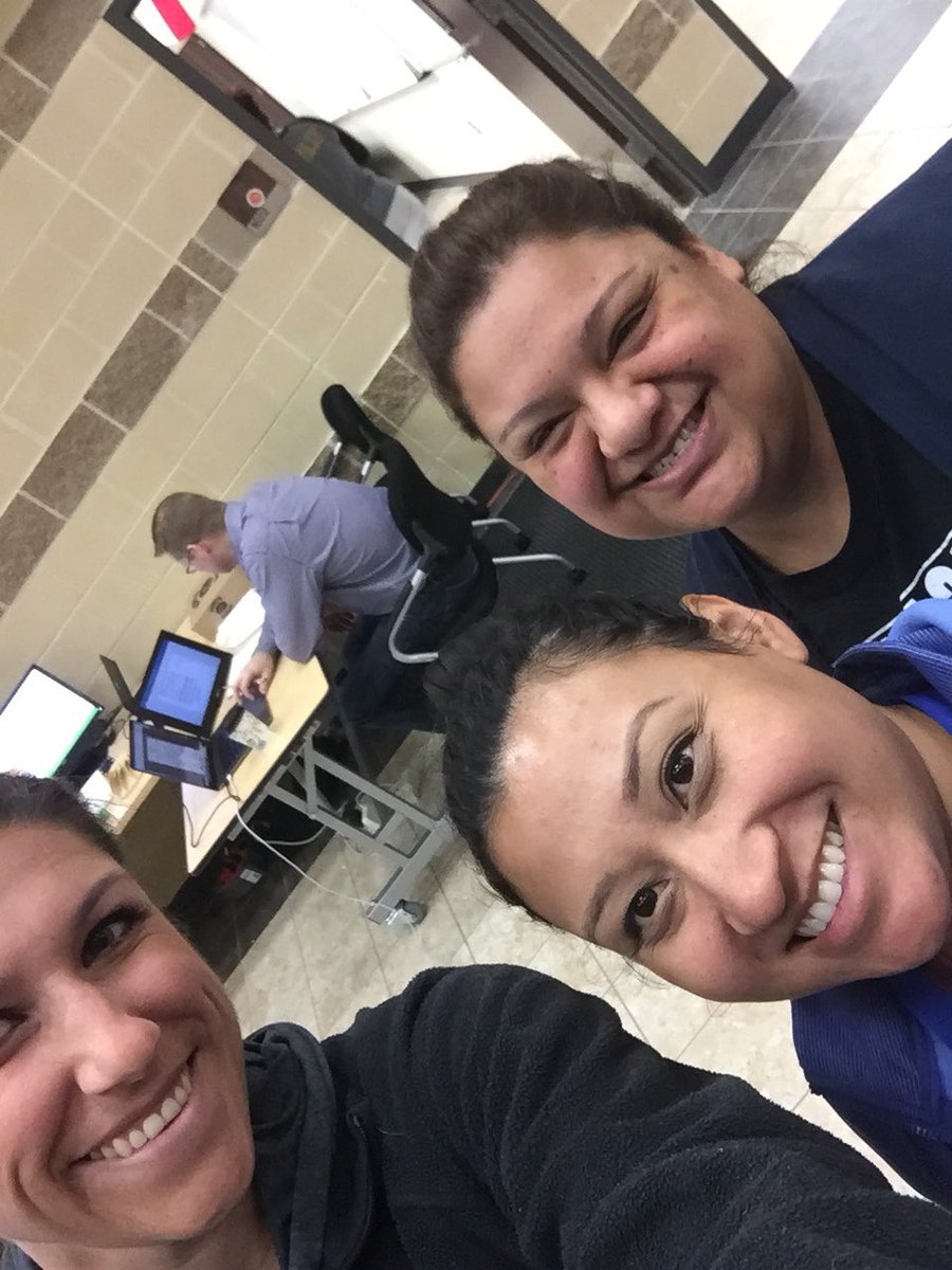 Anne_Stone90's tweet photo. #TeamLCISD @BowieElementary 
Strike a pose! 😎💃🏻 https://t.co/OhMQ9wTREl