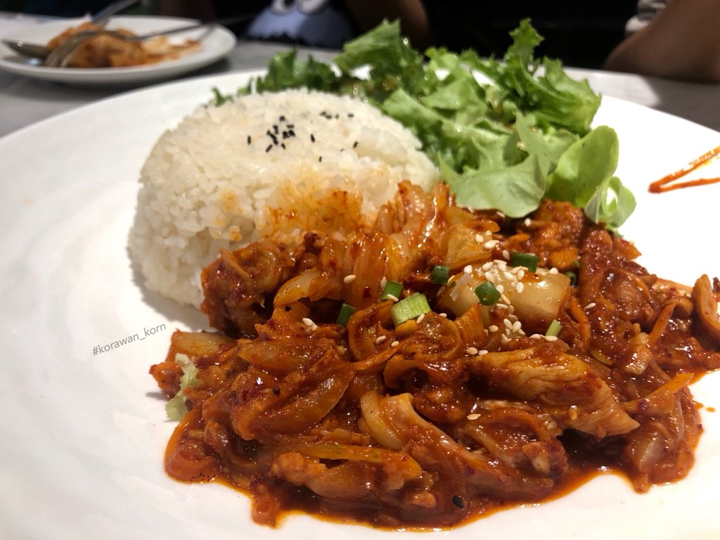 KorwanKorn's tweet photo. หูยยยยยย อร่อยดีนะ #koreafood #hatyai #hasul @air_mk @maphraon424 https://t.co/q9jJJO0M2t