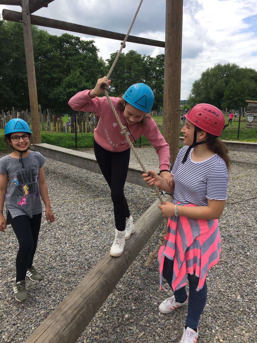 KendSachar's tweet photo. Supporting each other and keeping each other safe on the low ropes #KenderSJ2018 https://t.co/jZITxU3xRK