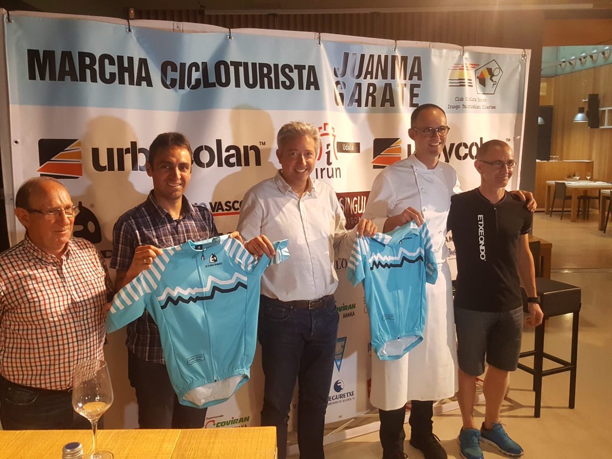 Irun_informa's tweet photo. 📸Presentada esta mañana la IX Marcha Cicloturista Juanma Garate. La cita, este domingo 17 de junio. 
🚲🚲🚲👌

#Irun https://t.co/ZbDcScMQt7