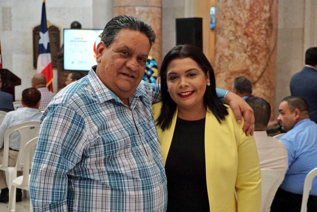 YashiraMLebron's tweet photo. Feliz Día del Padre Homenaje a los Padres Ejemplares de Bayamón #Felicidades #Bendiciones #CamaradeRepresentantes #VisionyProgreso #fathersday https://t.co/dLxtB88tTx