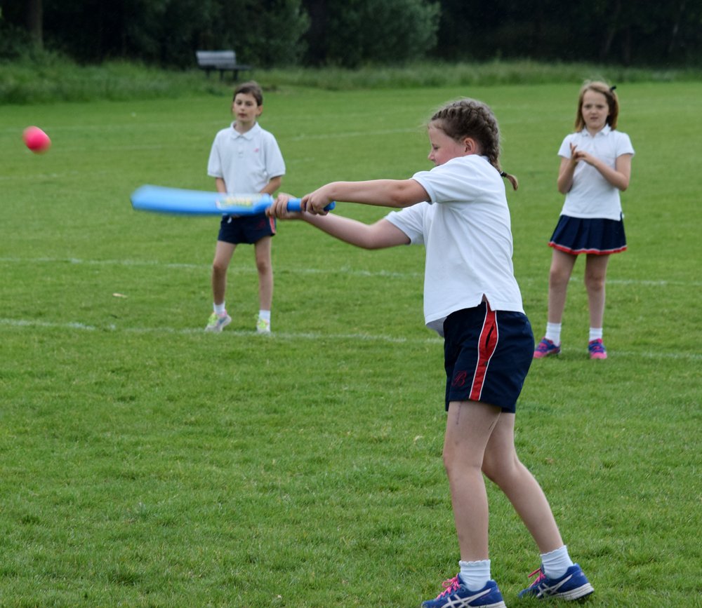 BroomwoodPSport's tweet photo. Interhouse cricket matches are kicked off by Class 4s this afternoon on the Common. #BHUS #BHSport #BHClass4 #BHCricket #BHInterhouse https://t.co/jJnBh0pOVE