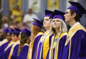 Rain forced the Rosewood class of 2018 to hold its graduation indoor, but the 115 graduating seniors didn't seem to mind too much. buff.ly/2t69bDQ