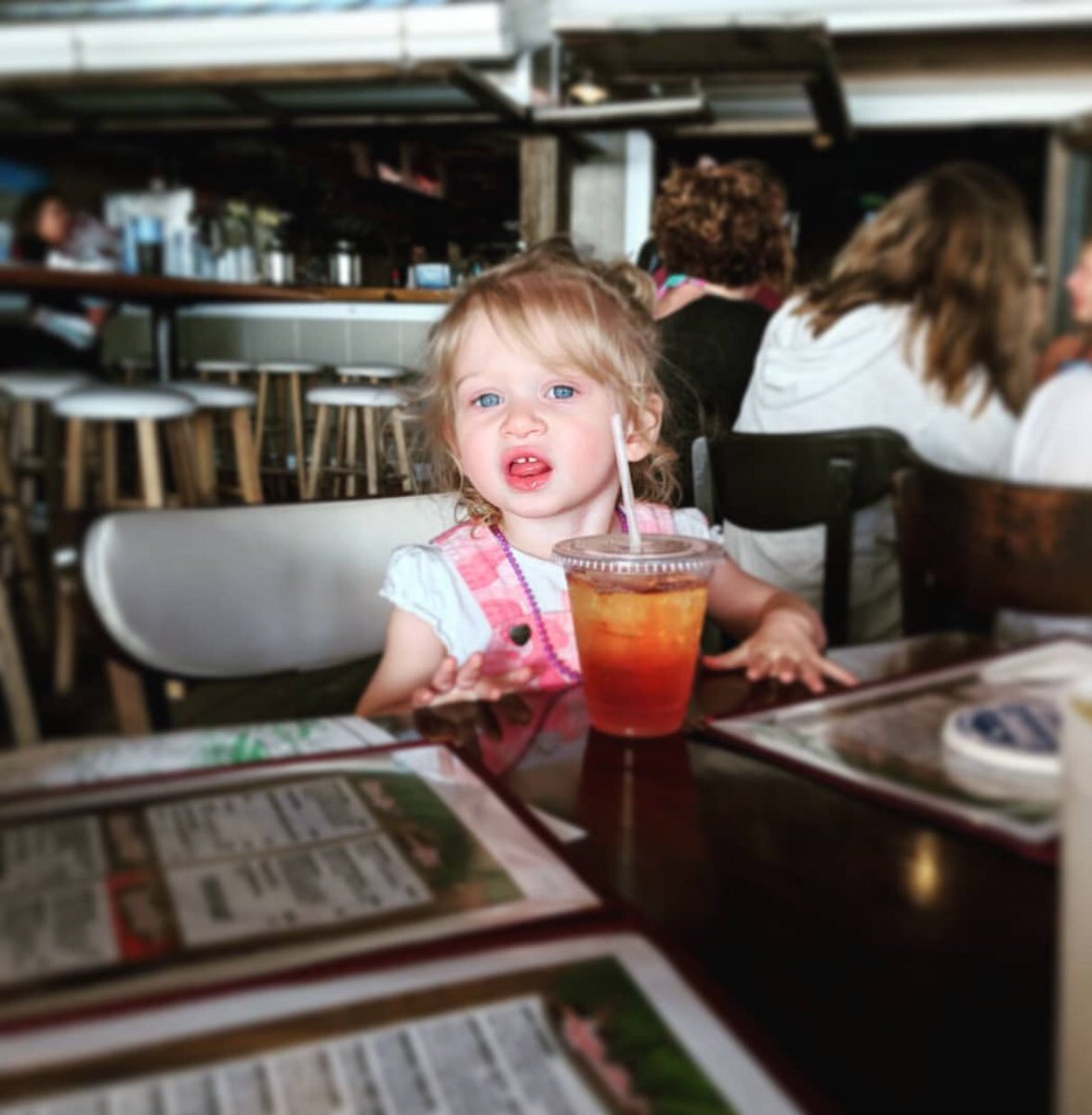schoonerspcb's tweet photo. This little local is ready for lunch! #lunchtime #eatatthebeach #littlelocal https://t.co/hPf6p7WmKw