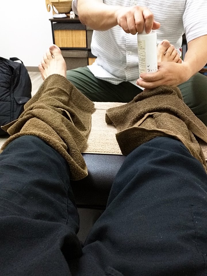 ysanook_jp's tweet photo. たまには、セルフメンテナンス！ということでFuKu ReLaの足元男爵こと福満さんより英国式リフレ受けました！なんと6月中のキャンペーンは500円（40分）詳細はhttps://t.co/hiUrokqsWF をご覧ください〜 https://t.co/aFfxVTi0R5