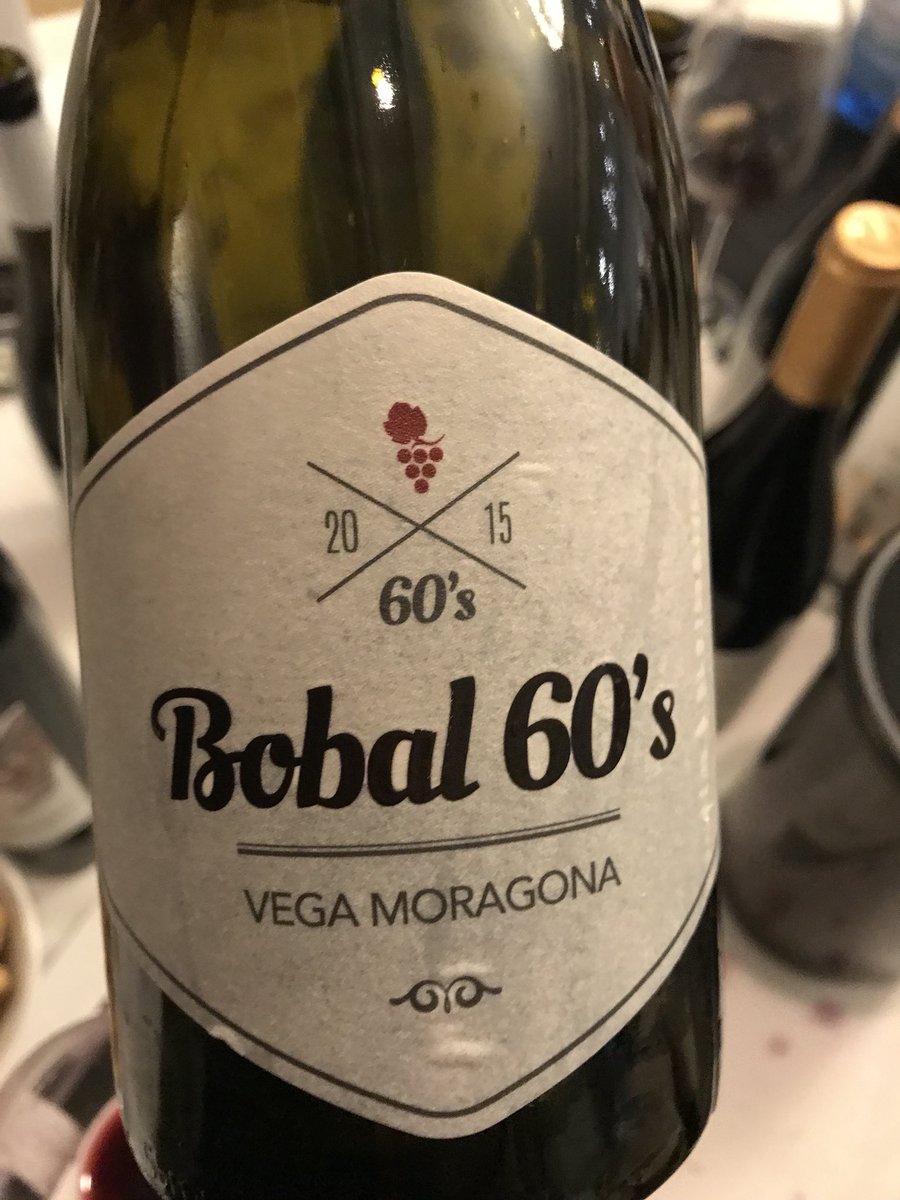 devinosconalice's tweet photo. Habrá que seguirles la pista 🤔🤔🤔 @verumbodegas @BodegasArzuaga @VegaMoragona.
@verema #VeremaMadrid
#eventosenMadrid #eventosdevino #devinosconalicia #wine #winelover #winetasting #wineblog #winetime #wineblogger #eventos #vinosconestilo #vinosconencanto #wineloverismo https://t.co/N0c12XlsB7