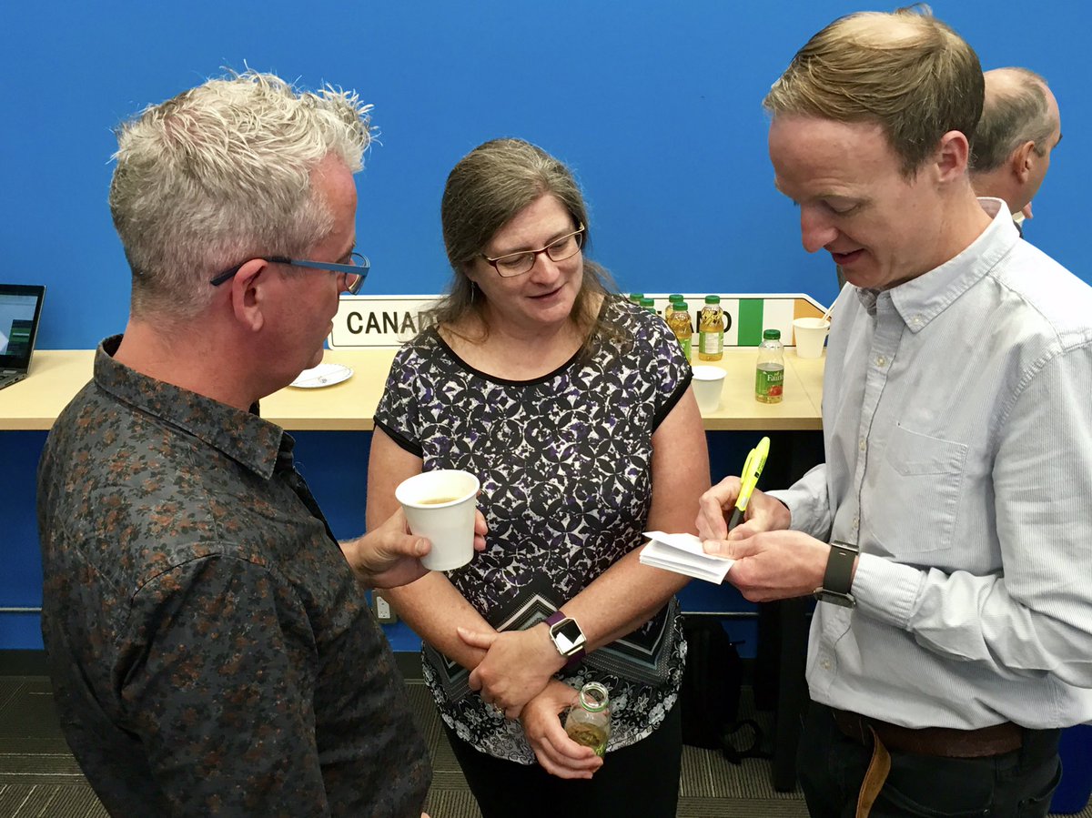 ClaireMacNamee's tweet photo. Collaboration in action between @alyseki from @UOIT @AidenCarthy & Garreth Smith around #StudentSuccess #StudentExperience #HEAmobility #TU4D @TU4Dublin @durhamcollege @hea_irl https://t.co/TAhuXGRVjZ