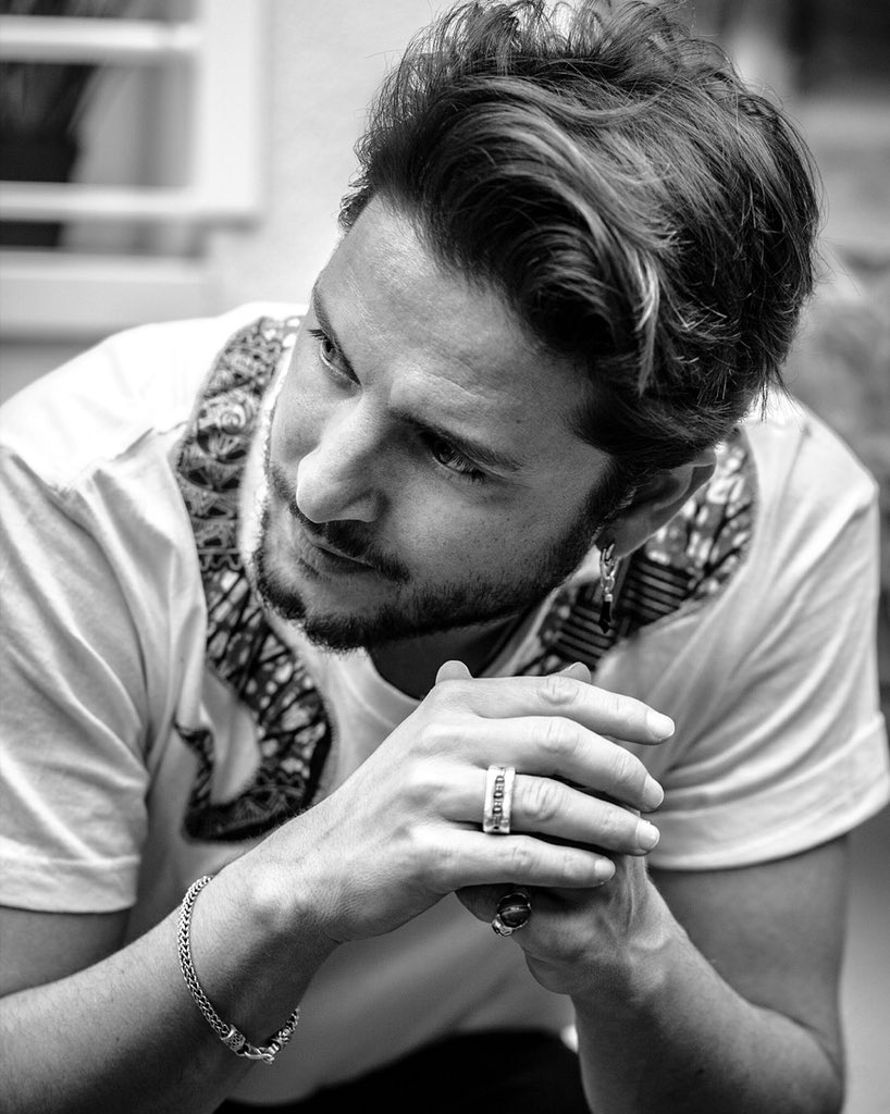 manuelcarrasco_'s tweet photo. Me divierto si te pienso y te pienso sin pensarlo... https://t.co/V3Gt5dpxOT