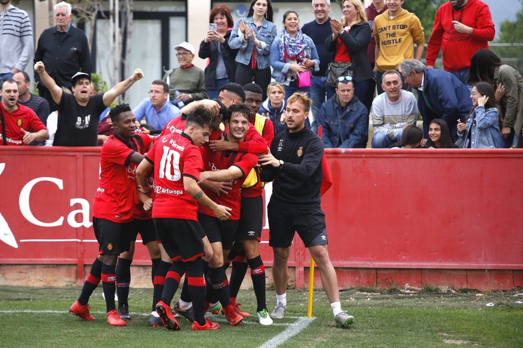 RCD_Mallorca's tweet image. ¡Gran temporada del @RCDMbase!

🏆 Campeones
⚽️ Talentosos
🌍 Internacionales

¡Desde el filial hasta los benjamines, los números han sido de récord!
▶️ rcdmallorca.es/contenidos/not…

#SomelMallorca 
#SomFutur 🔴⚫️