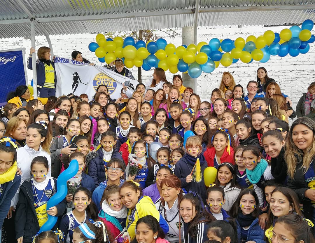 ArgFieldHockey's tweet photo. #LasLeonas 🇦🇷 inauguraron el primer sintético de Tafi Viejo "Polideportivo Villa Mitre" y recibieron la llave 🗝️ de la ciudad de manos del Intendente ¡FELICITACIONES POR SEGUIR TRABAJANDO PARA EL CRECIMIENTO DE NUESTRO DEPORTE! 👏🏻
@atahockey https://t.co/43J41ZCM0T